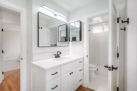 Bath - 141 Solace Ct, Encinitas, CA 92024 photo 2 of 3