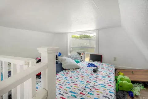 Bedroom - 1524 N Coast Hwy 101, Encinitas, CA 92024 photo 4 of 4