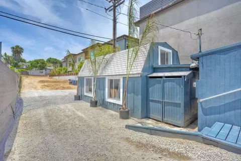 Exterior - 1524 N Coast Hwy 101, Encinitas, CA 92024 photo 3 of 4