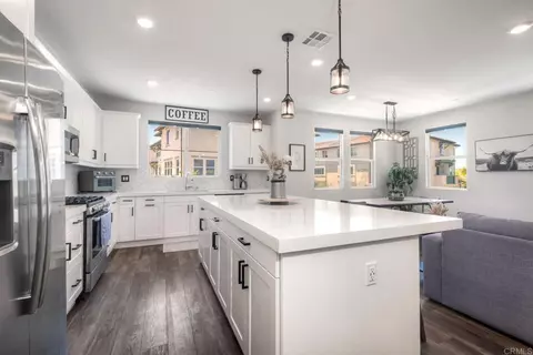 Kitchen - 2510 Cheyne Way, Oceanside, CA 92056 photo 4 of 4