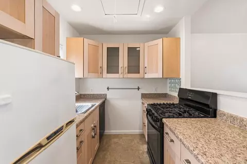Kitchen - 215 Lolita St, Encinitas, CA 92024 photo 4 of 6