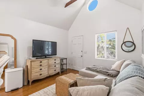 Living - 215 Lolita St, Encinitas, CA 92024 photo 3 of 8