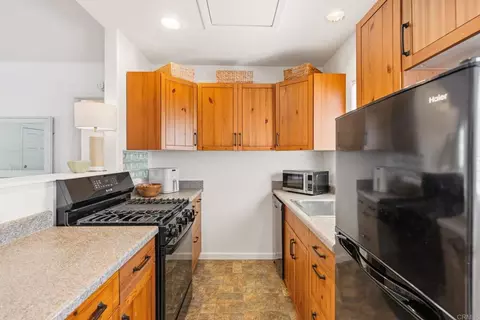 Kitchen - 215 Lolita St, Encinitas, CA 92024 photo 2 of 6