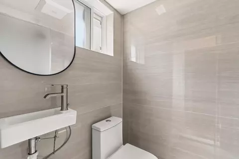 Bath - 215 Lolita St, Encinitas, CA 92024 photo 3 of 3