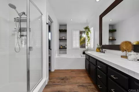 Bath - 4580 Avenida Privado, Oceanside, CA 92057 photo 3 of 5