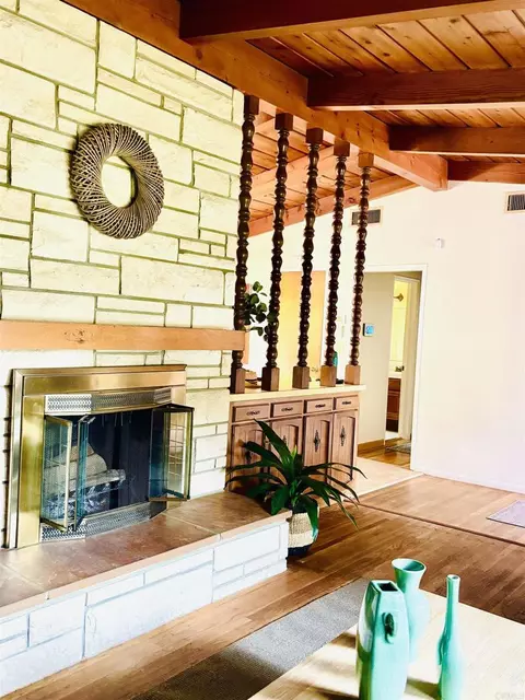 Living - 3230 Eureka Pl, Carlsbad, CA 92008 photo 2 of 3
