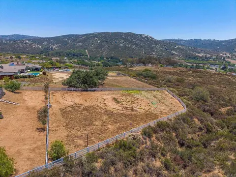 View/Area - 23029 Stokes Rd, Ramona, CA 92065 photo 4 of 10