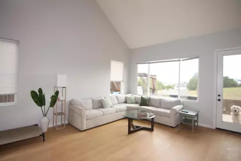 Living - 445 Poets Sq, Fallbrook, CA 92028 photo 2 of 2