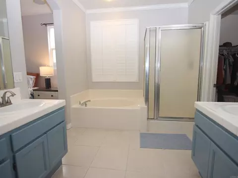 Bath - 445 Poets Sq, Fallbrook, CA 92028 photo 2 of 2