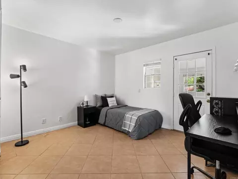 Bedroom - 4123 Bonita Dr, Oceanside, CA 92056 photo 4 of 6