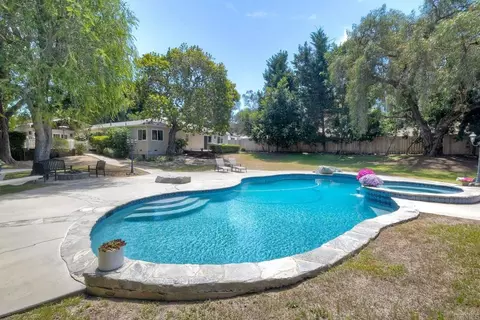 1143 Cypress Dr, Vista, CA 92084