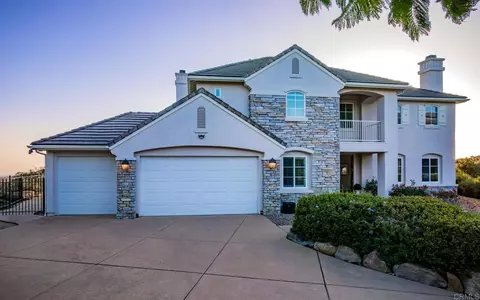 29190 Crystal Ridge Ct, Escondido, CA 92026