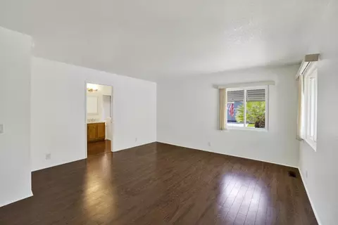 Living - 4468 Topaz Ln, Oceanside, CA 92056 photo 2 of 6
