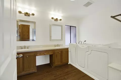 Bath - 4468 Topaz Ln, Oceanside, CA 92056 photo 1 of 7