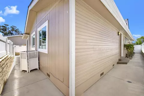 Exterior - 4468 Topaz Ln, Oceanside, CA 92056 photo 7 of 9