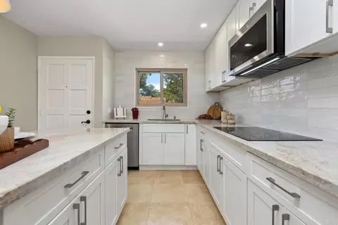 Kitchen - 1809 Pleasantdale Dr, Encinitas, CA 92024 photo 11 of 11