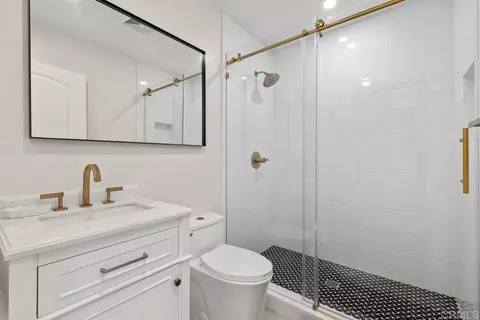 Bath - 1809 Pleasantdale Dr, Encinitas, CA 92024 photo 3 of 3