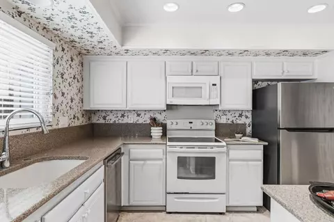 Kitchen - 917 Intrepid Ct, Del Mar, CA 92014 photo 3 of 3