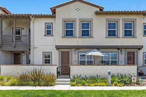 805 Blackstone Dr, San Marcos, CA 92078