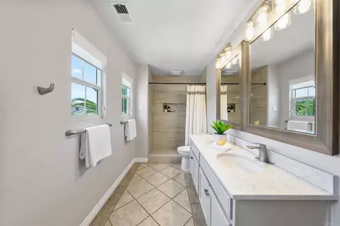 Bath - 555 Toota Ct, Oceanside, CA 92058 photo 7 of 8