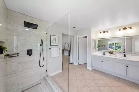 Bath - 555 Toota Ct, Oceanside, CA 92058 photo 3 of 8