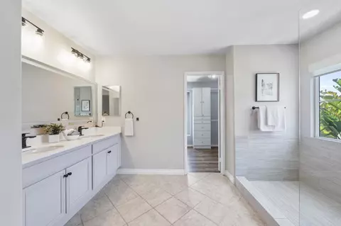 Bath - 555 Toota Ct, Oceanside, CA 92058 photo 1 of 8
