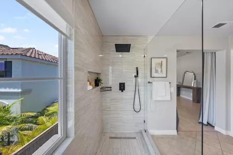 Bath - 555 Toota Ct, Oceanside, CA 92058 photo 2 of 8