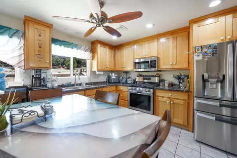 Kitchen - 27824 Golden Eagle Rd, Ramona, CA 92065 photo 3 of 3