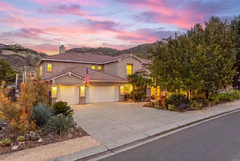 2494 San Clemente Ave, Vista, CA 92084