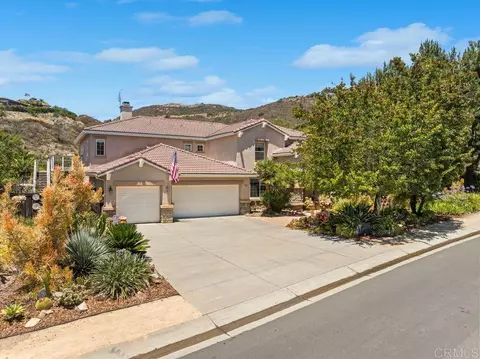 2494 San Clemente Ave, Vista, CA 92084