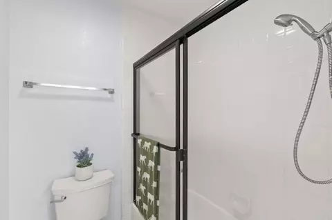 Bath - 3424 Cameo Dr #46, Oceanside, CA 92056 photo 3 of 3