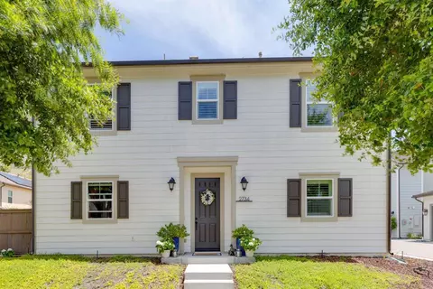 2734 Overlook Point Dr, Escondido, CA 92029