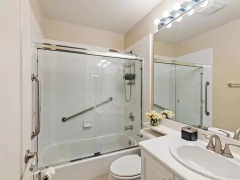 Bath - 502 Kristen Ct, Encinitas, CA 92024 photo 2 of 6