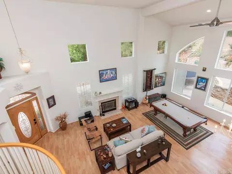 Living - 502 Kristen Ct, Encinitas, CA 92024 photo 2 of 6