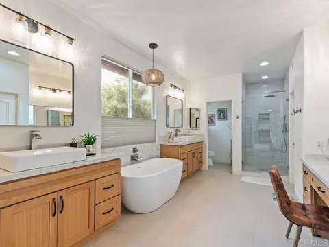 Bath - 502 Kristen Ct, Encinitas, CA 92024 photo 5 of 6