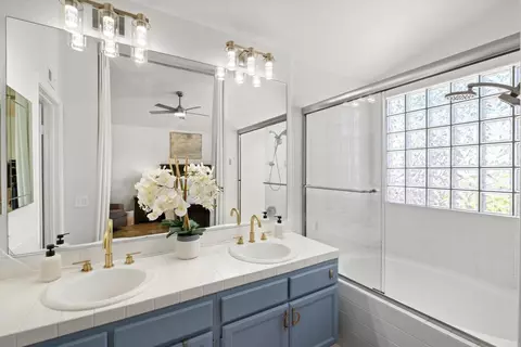 Bath - 4216 Conquistador, Oceanside, CA 92056 photo 2 of 3