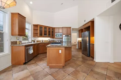 Kitchen - 6405 Ebb Tide St, Carlsbad, CA 92011 photo 3 of 4
