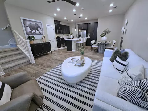 1118 Delpy View Pt, Vista, CA 92084