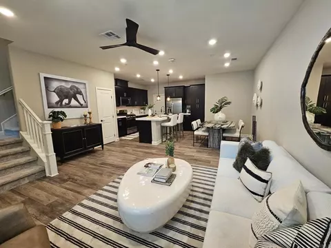 1118 Delpy View Pt, Vista, CA 92084