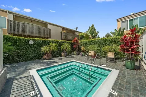 8548 Via Mallorca, La Jolla, CA 92037