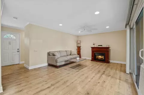 Living - 8548 Via Mallorca #E, La Jolla, CA 92037 photo 3 of 6