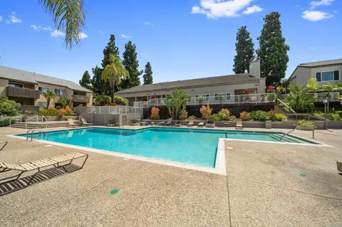 Exterior - 8548 Via Mallorca #E, La Jolla, CA 92037 photo 10 of 20