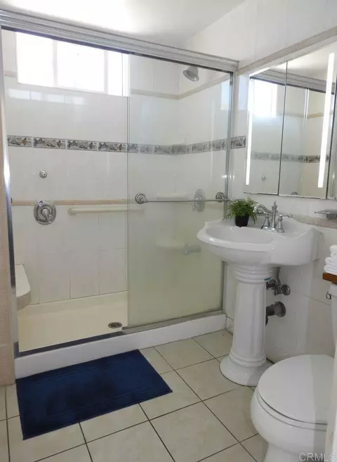 Bath - 3660 King St, La Mesa, CA 91941 photo 1 of 4