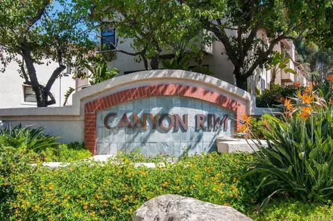 2714 Ariane Dr #17, San Diego, CA 92117