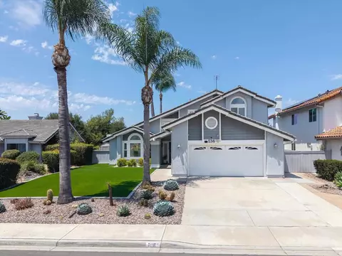 538 Jobe Hill Dr, Vista, CA 92081