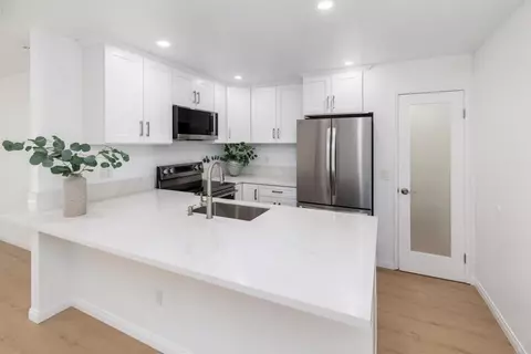 7758 Caminito Encanto #204, Carlsbad, CA 92009