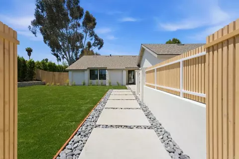 Exterior - 1404 Avenida De Las Adelsas, Encinitas, CA 92024 photo 3 of 17