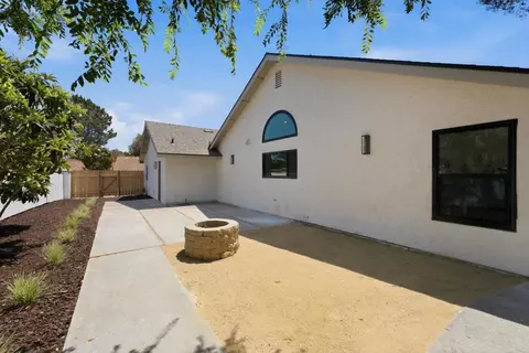 Exterior - 1404 Avenida De Las Adelsas, Encinitas, CA 92024 photo 11 of 17
