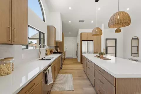Kitchen - 1404 Avenida De Las Adelsas, Encinitas, CA 92024 photo 4 of 5