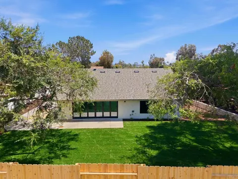 Exterior - 1404 Avenida De Las Adelsas, Encinitas, CA 92024 photo 9 of 17